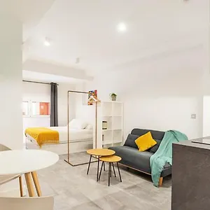 https://loftinmalaga.hotelsinnerja.org