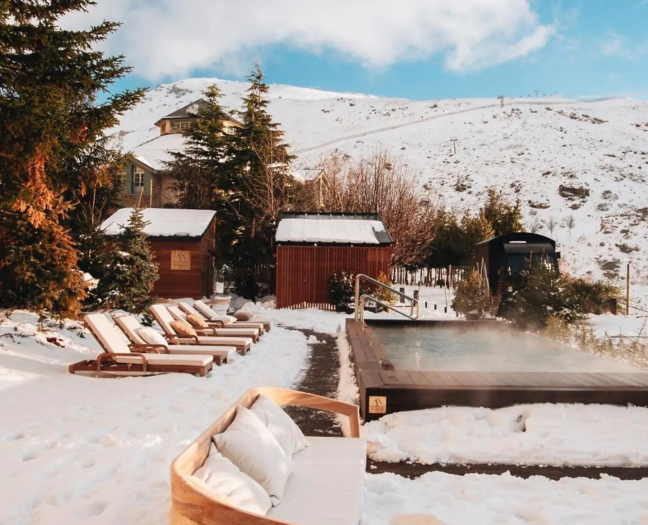 The Mountains Hotel Sierra Nevada